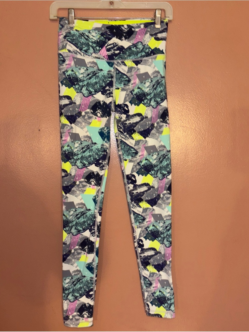 Victoria’s Secret VSX Sport Knockout Tight Legging Geometric Print Size XS